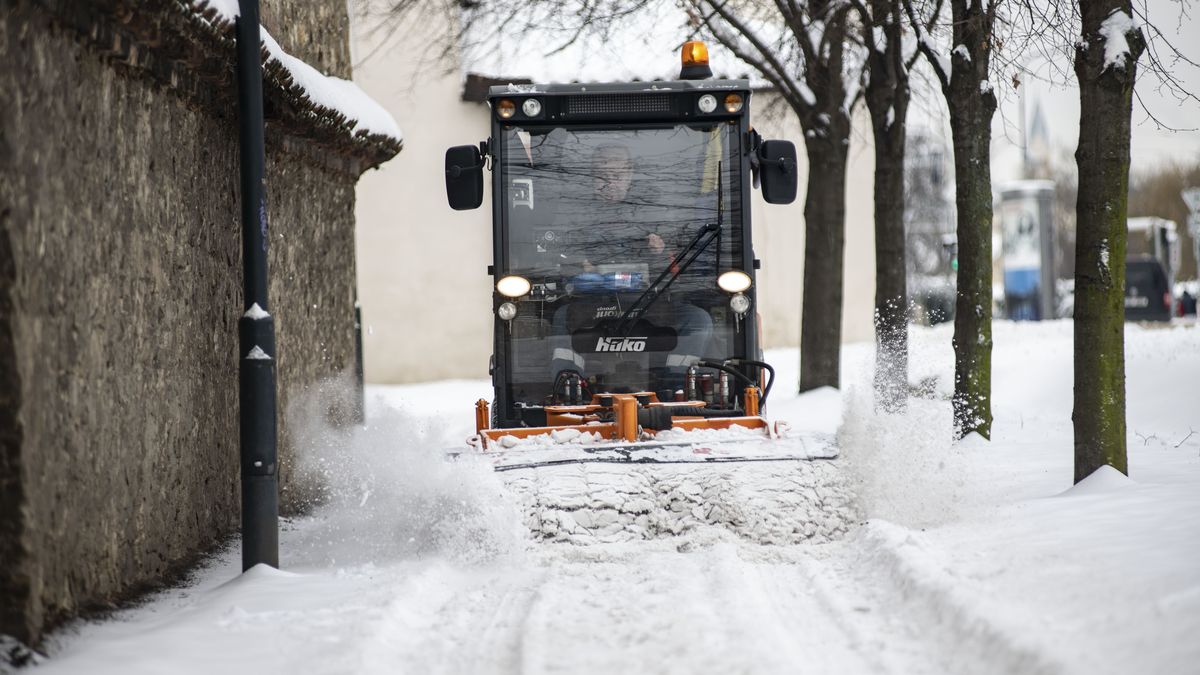 Varování sílí: Česko zasáhne husté sněžení a hrozí náledí